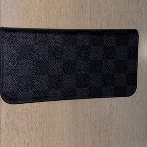 Louis Vuttion 8 Plus cell phone case